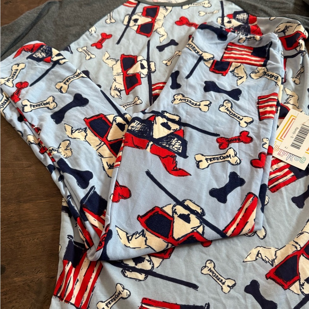 LuLaRoe Patriotic Dog Print - S Randy Baseball tee-shirt and OS leggings